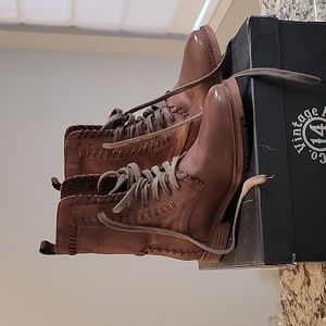 Vintage Foundry boots  👢